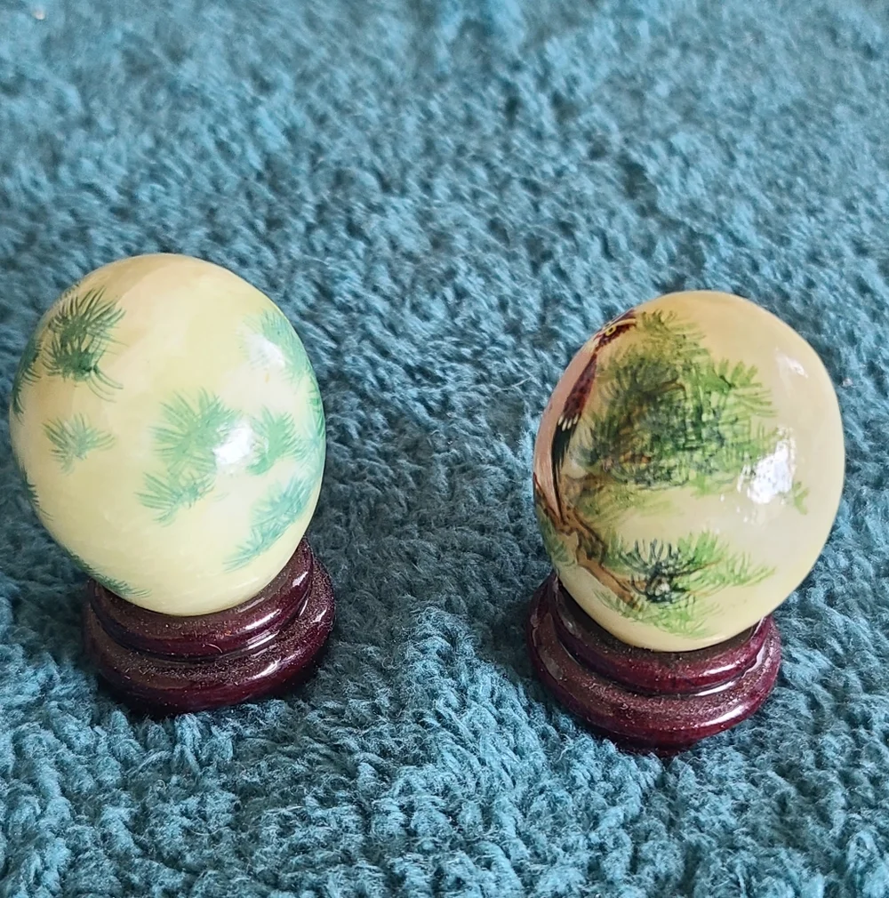 Jade Hand-Painted Owl Eggs - Picture 4 of 9